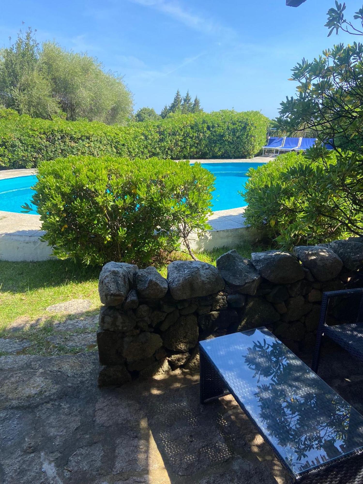 Domus Liscia Di Vacca Aparthotel Bagian luar foto