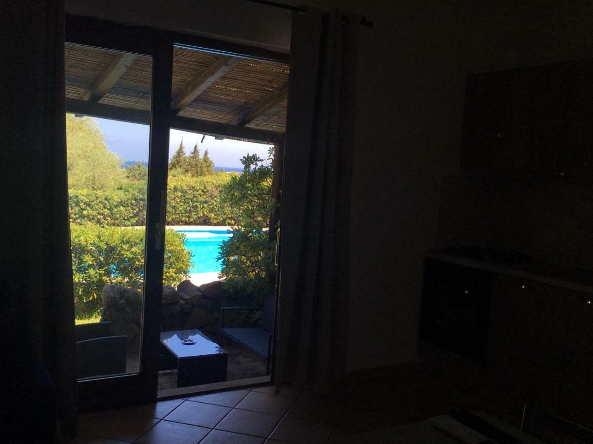 Domus Liscia Di Vacca Aparthotel Bagian luar foto